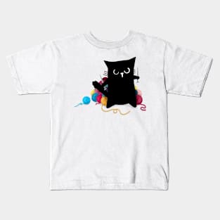 Black Cat Defending Yarn Stash Kids T-Shirt